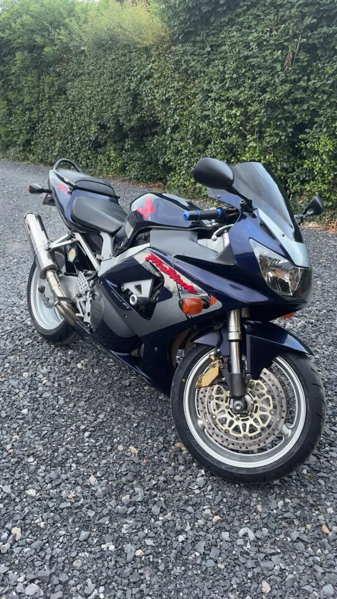 CBR 929RR 2001 - Image 1