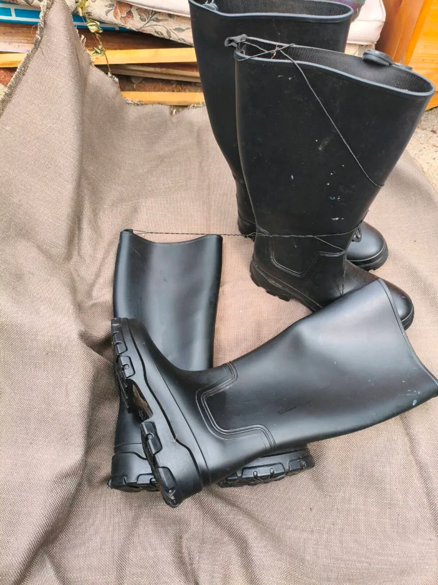 2 New pair wellies, size 4 Two pairs for 20 - Image 2
