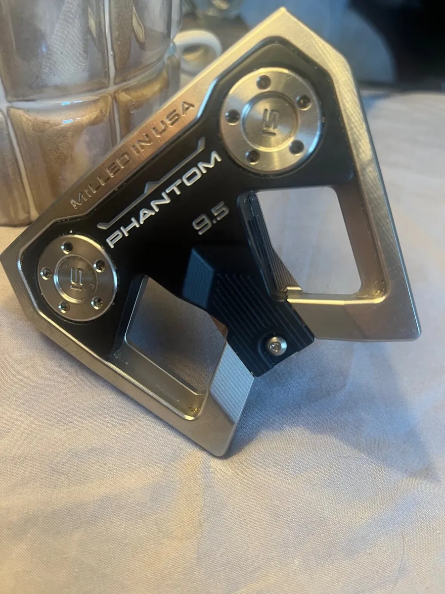Scotty Cameron 9.5 34 inch - Image 1