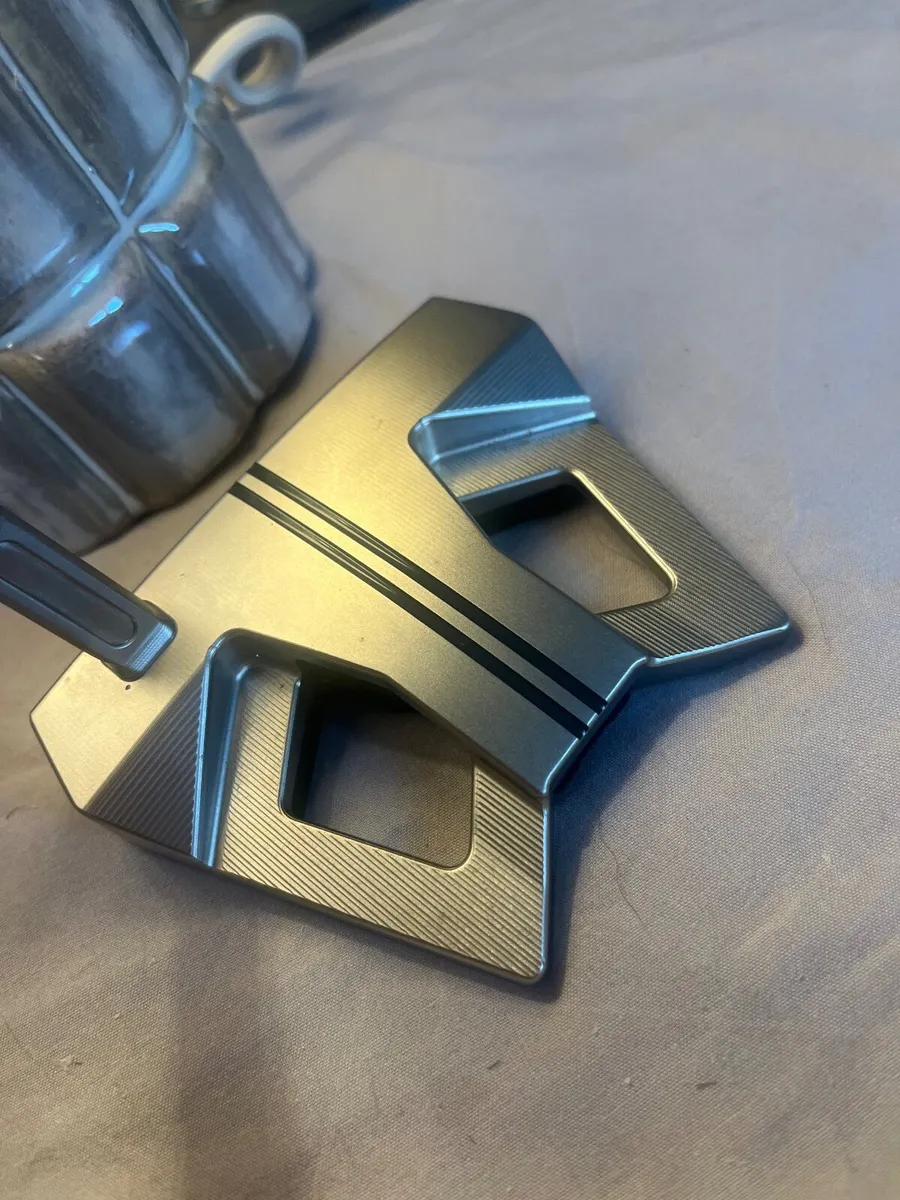 Scotty Cameron 9.5 34 inch - Image 2