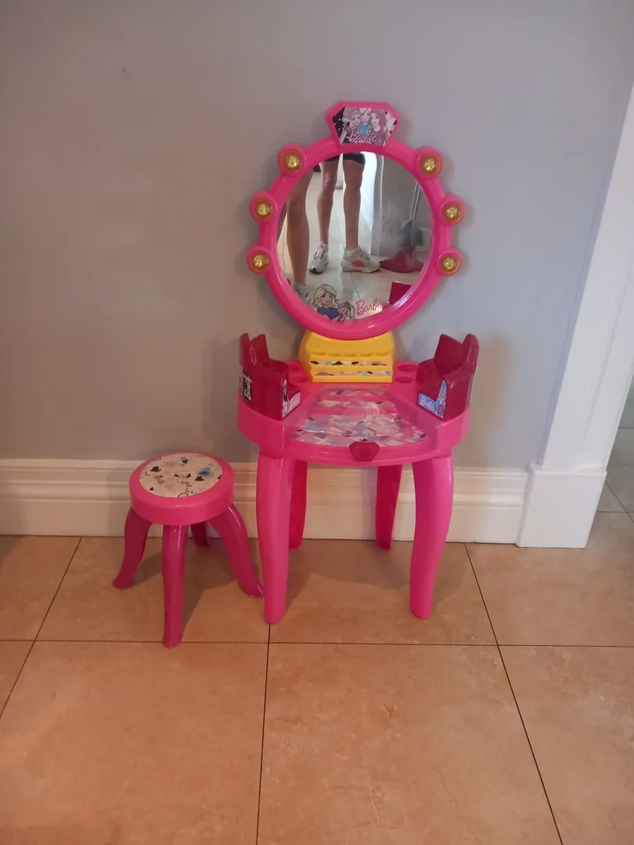 Barbie girls vanity table and stool