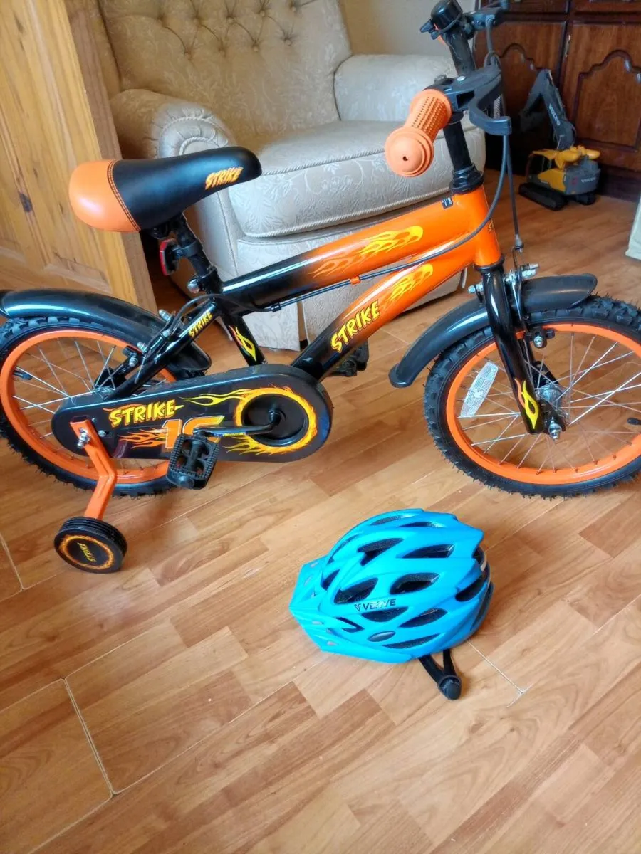 Bike brand new never used with helmet - Image 2