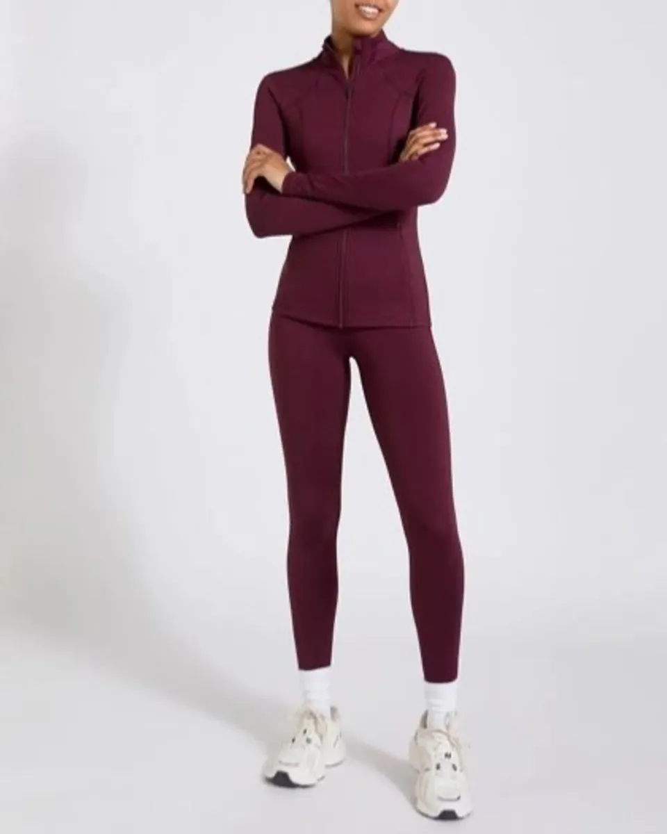 NEW Ladies Activewear Contour Burgandy Set