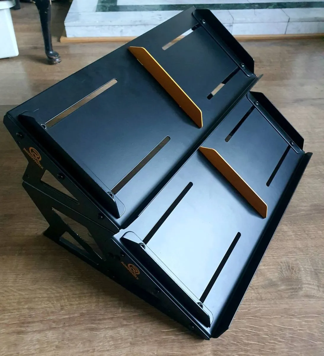 Synth Stand Roadworx - Image 1
