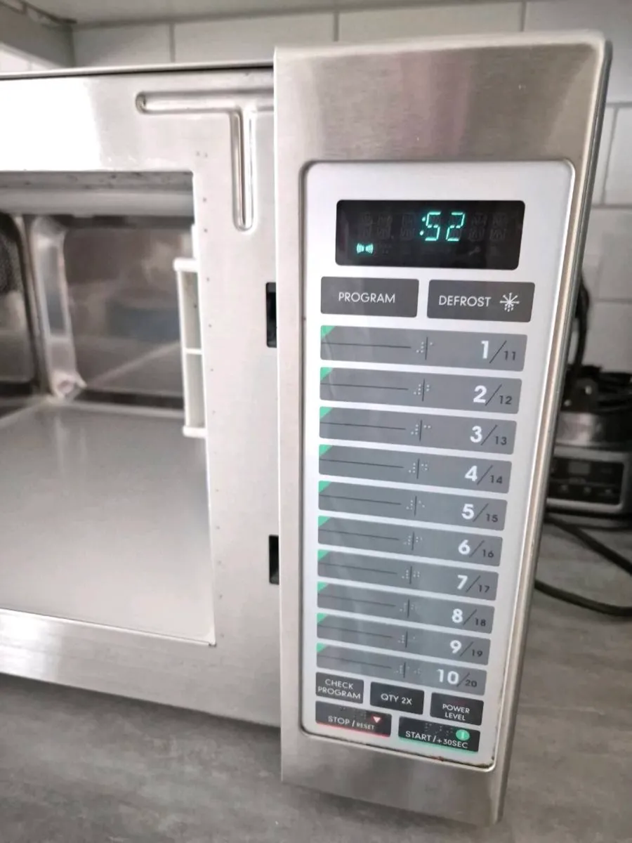 Menumaster Commercial Microwave 1000W (UMLD510) - Image 2