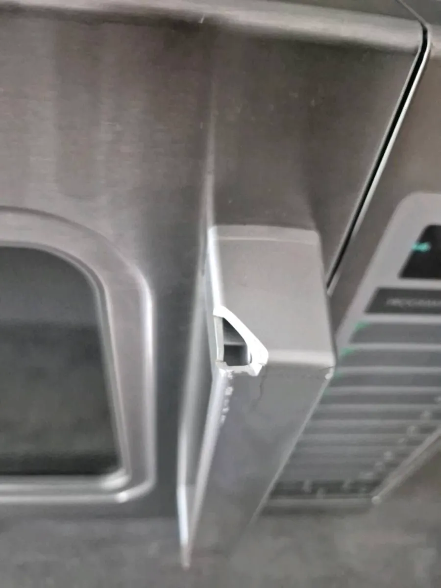 Menumaster Commercial Microwave 1000W (UMLD510) - Image 4