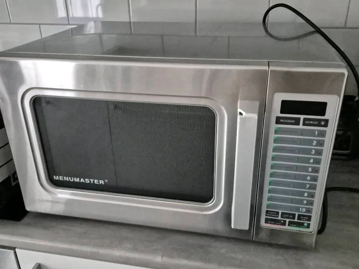 Menumaster Commercial Microwave 1000W (UMLD510) - Image 1