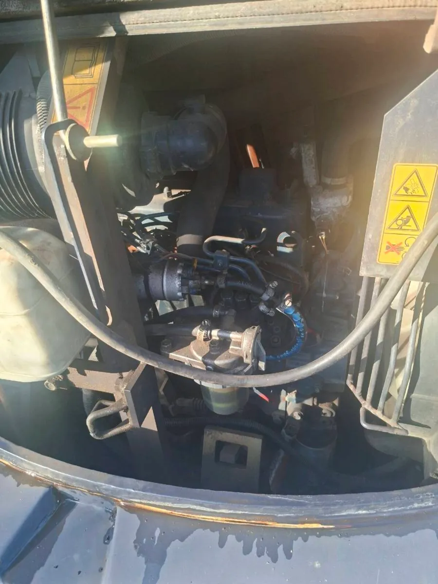 Kubota kx71 2.8ton - Image 2