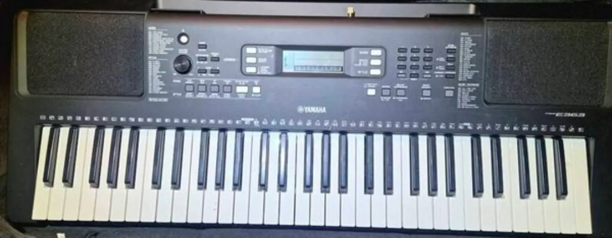 Electronic keyboard - Image 1