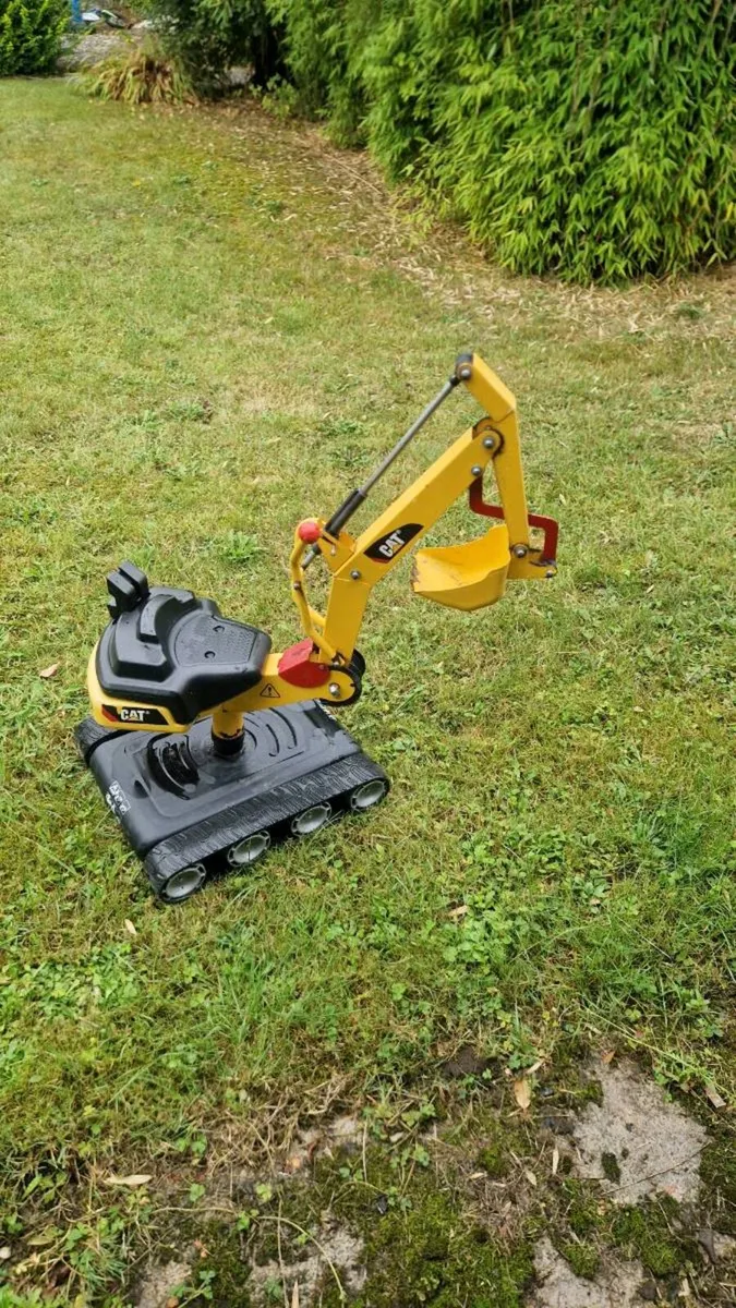 Kids Sandpit Digger - Image 1