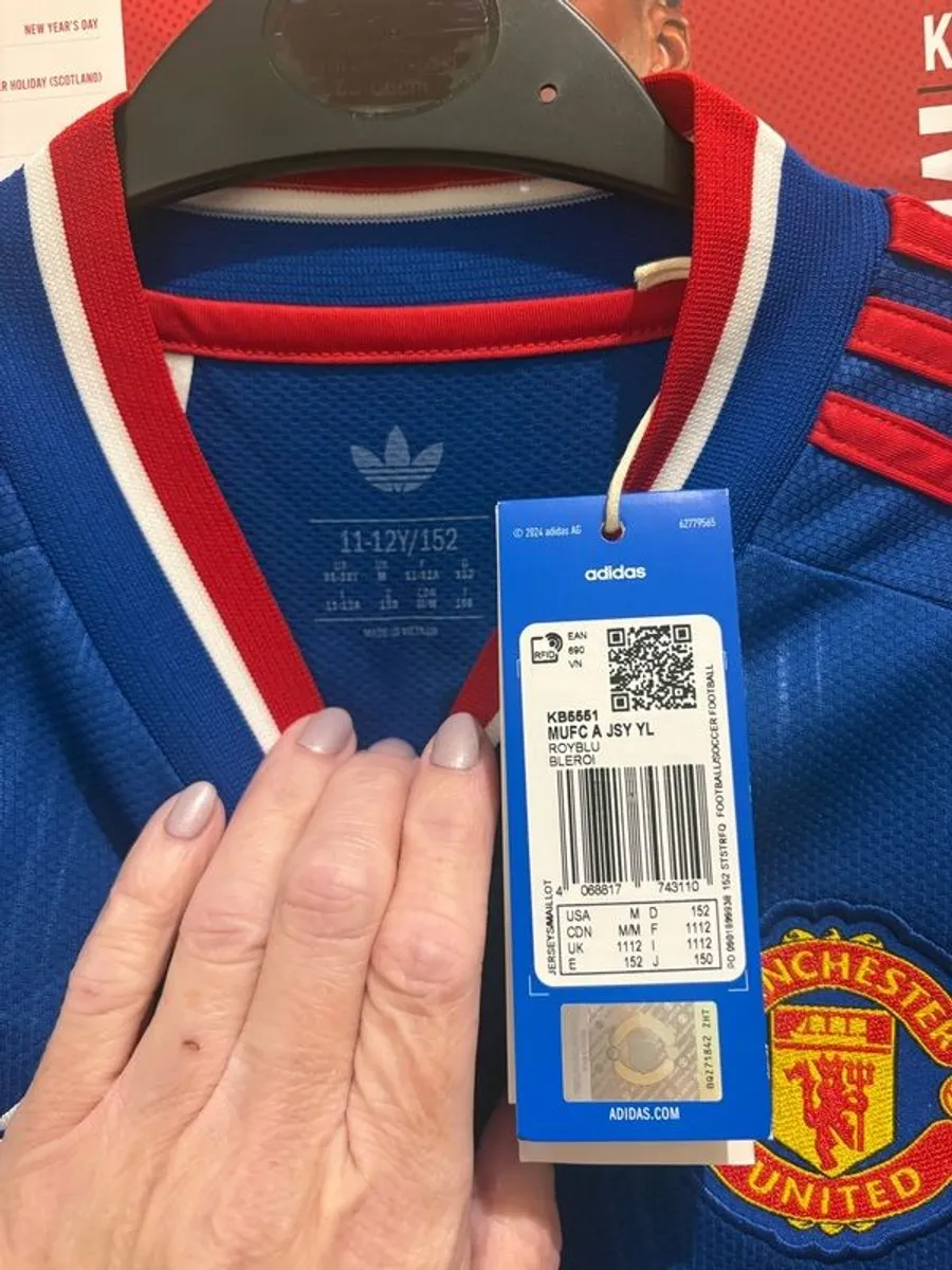 Manchester United kids jersey - Image 2