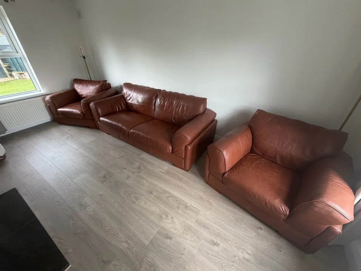 3 Piece Leather Suite - Image 1