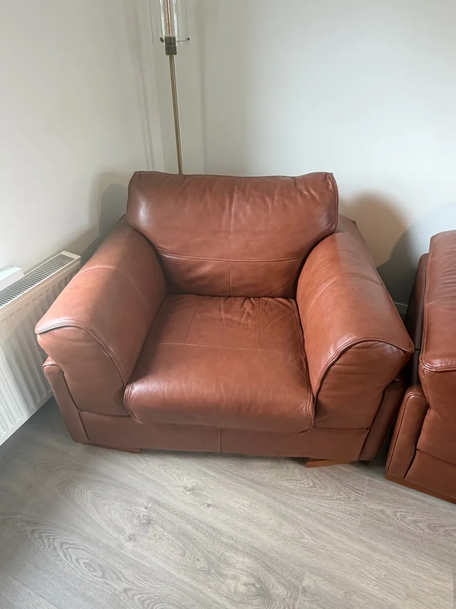 3 Piece Leather Suite - Image 3