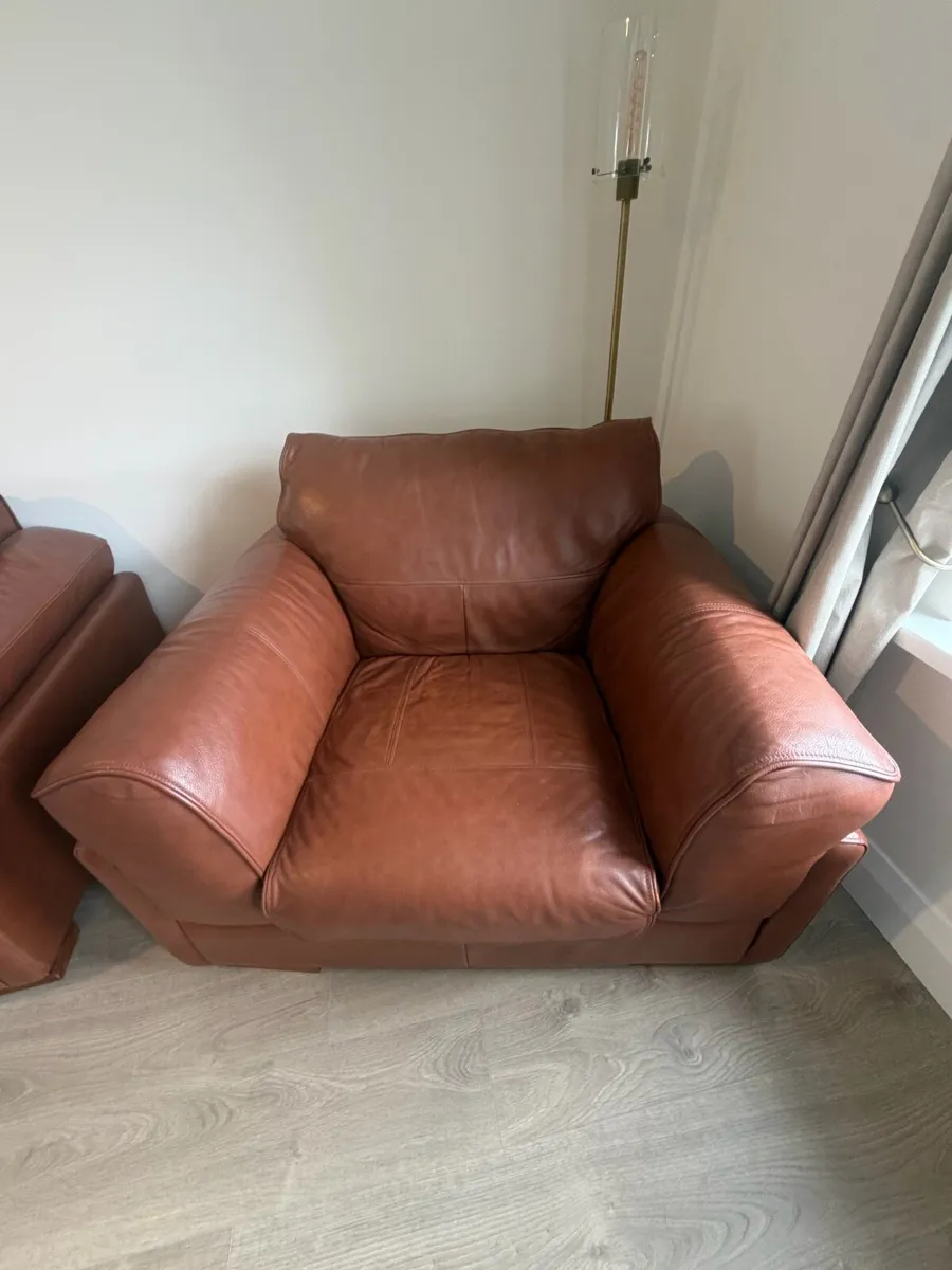 3 Piece Leather Suite - Image 4