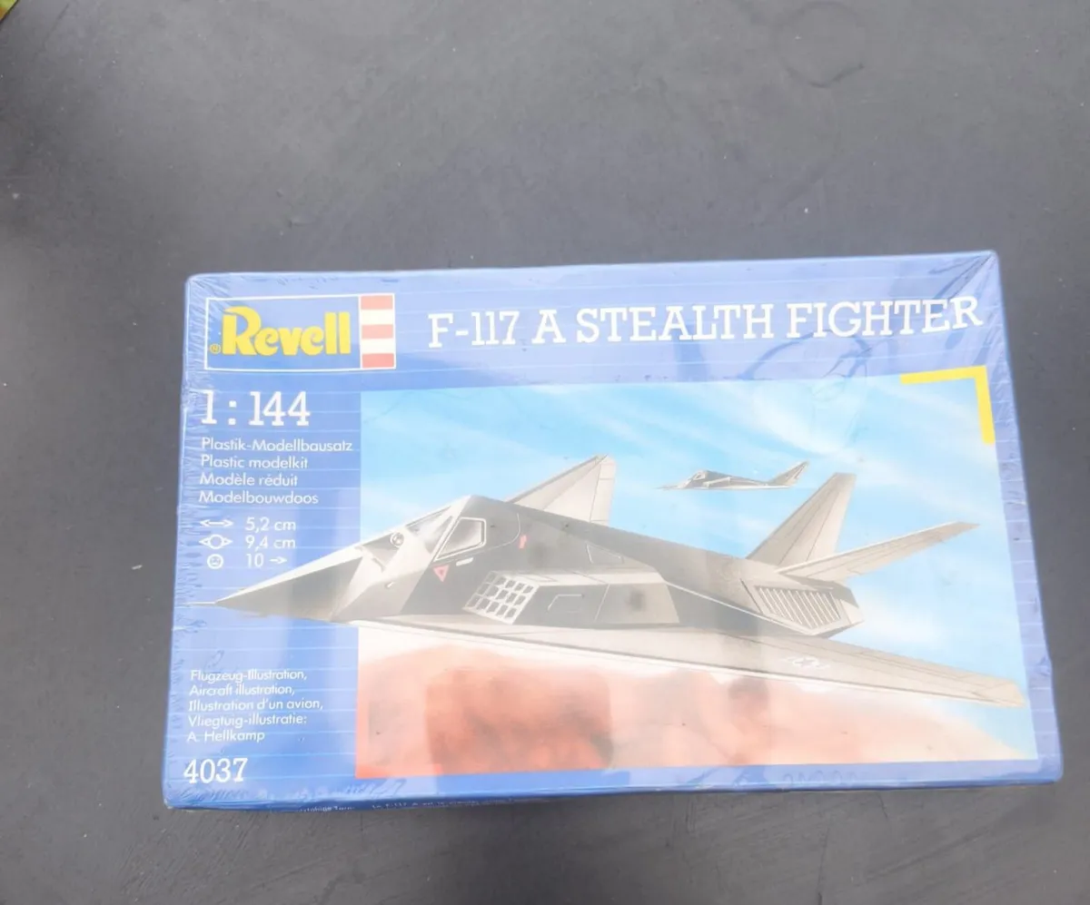 Vintage aircraft models - Image 4