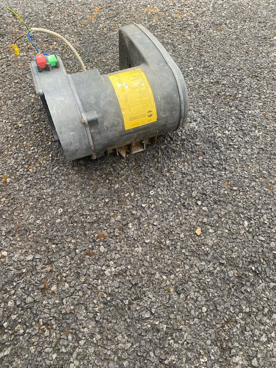 One 240 volt Bella cement mixer motors - Image 2