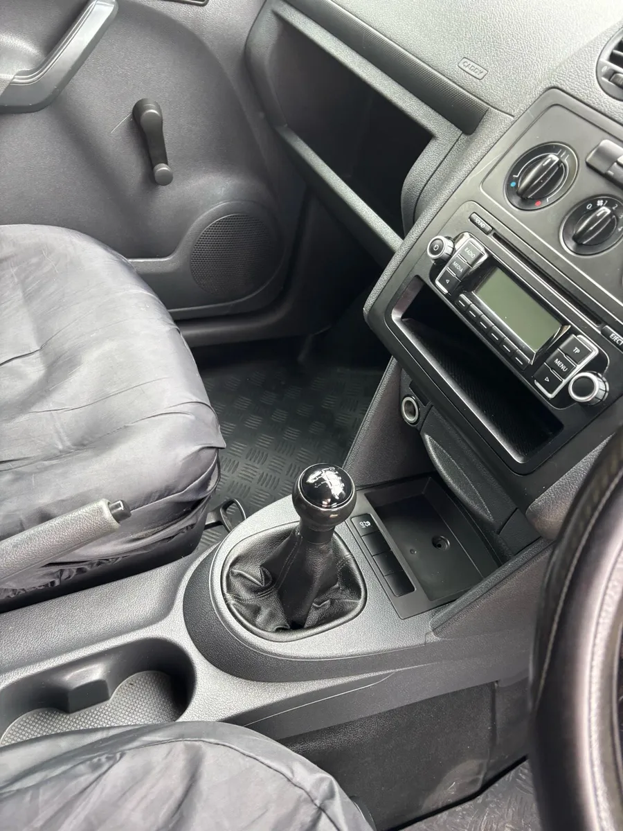 Volkswagen caddy - Image 2