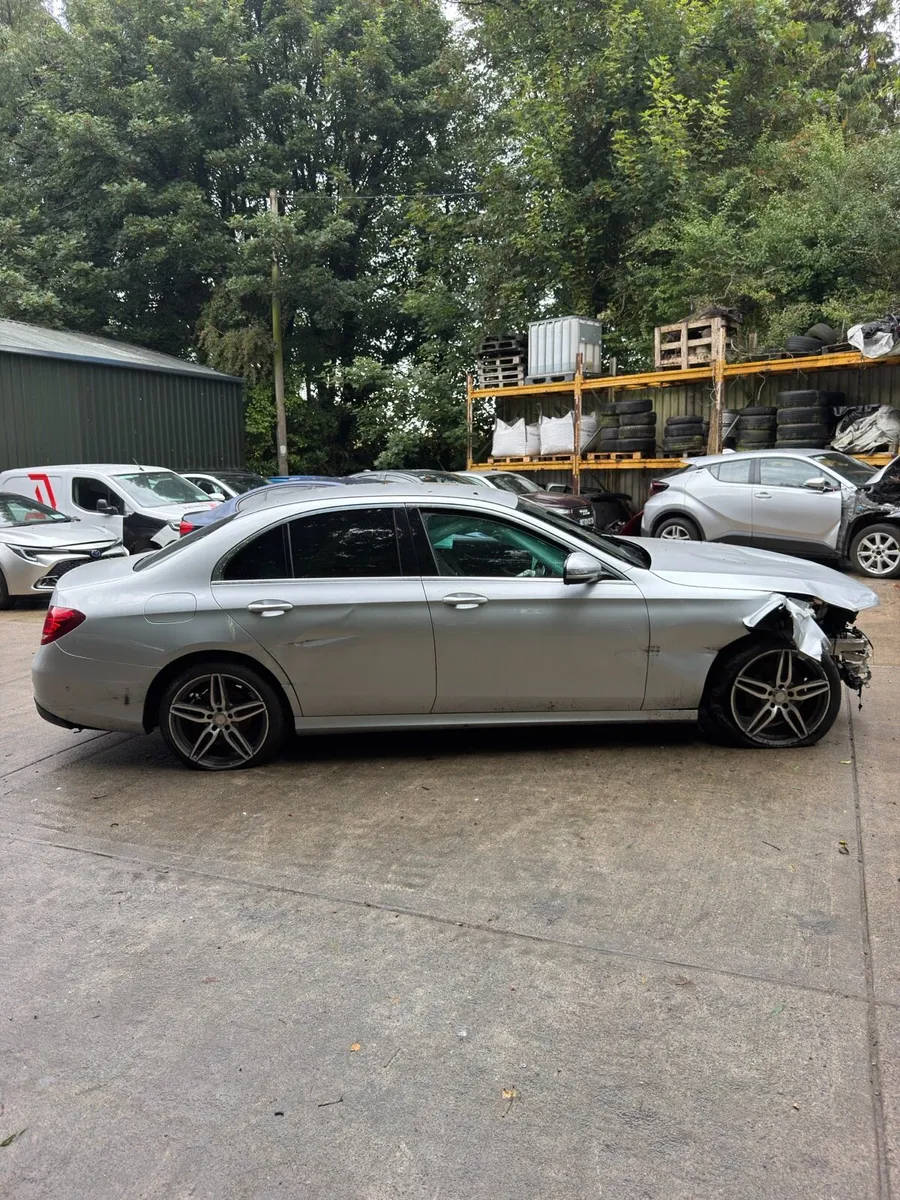 2019 Mercedes E220D AMG Line - Image 4