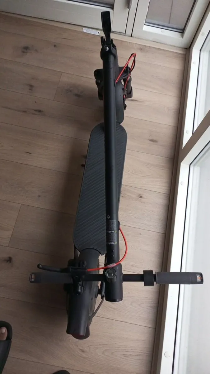 Xiaomi Elite Scooter with Charger - Image 4
