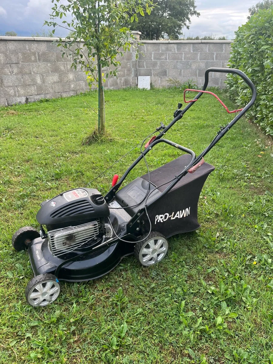 Briggs&stration lawn mower - Image 3