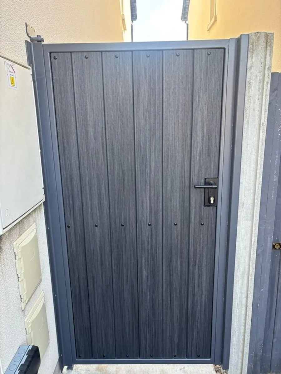 Side Gate - Image 3