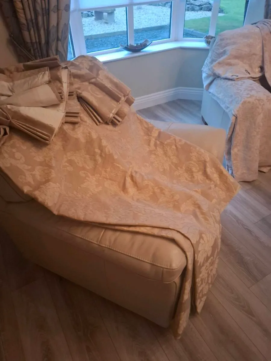 Curtains - Image 1