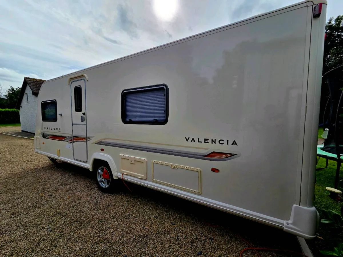 Bailey Unicorn Valencia - Image 4