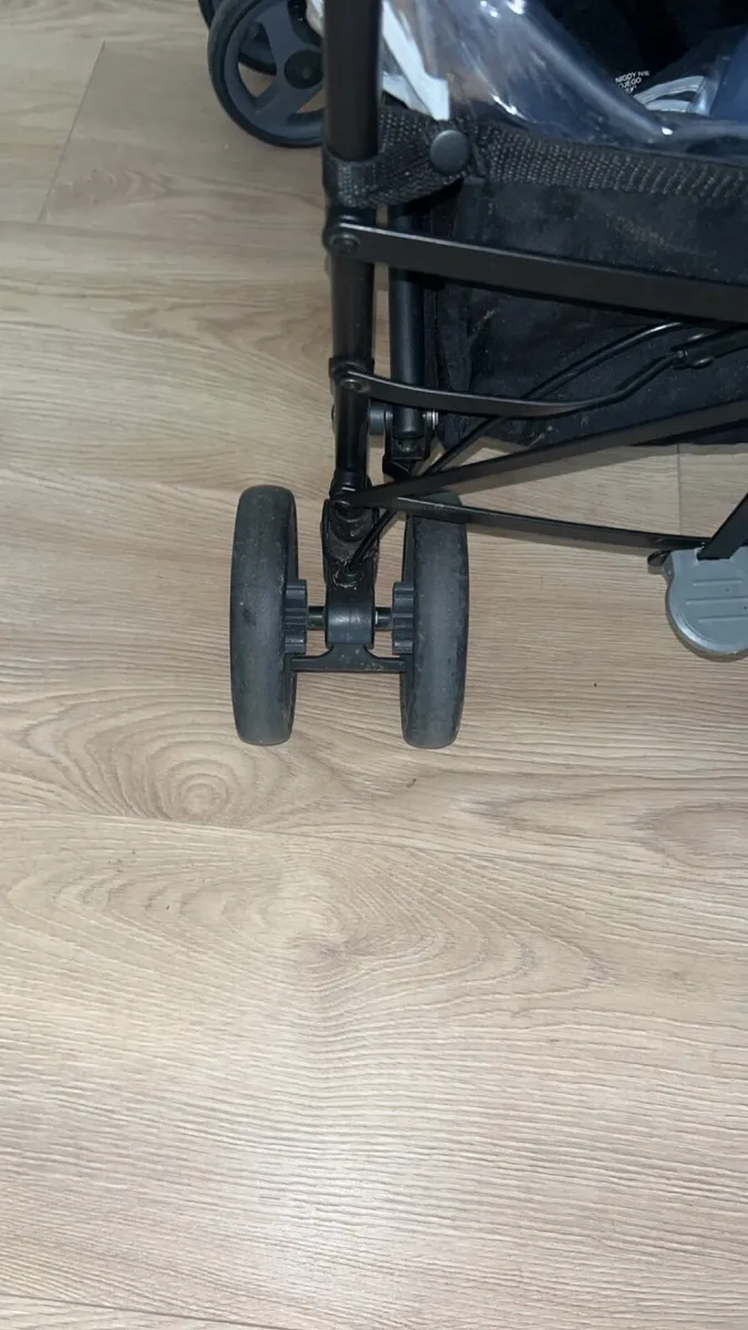 Baby pram and unit - Image 2