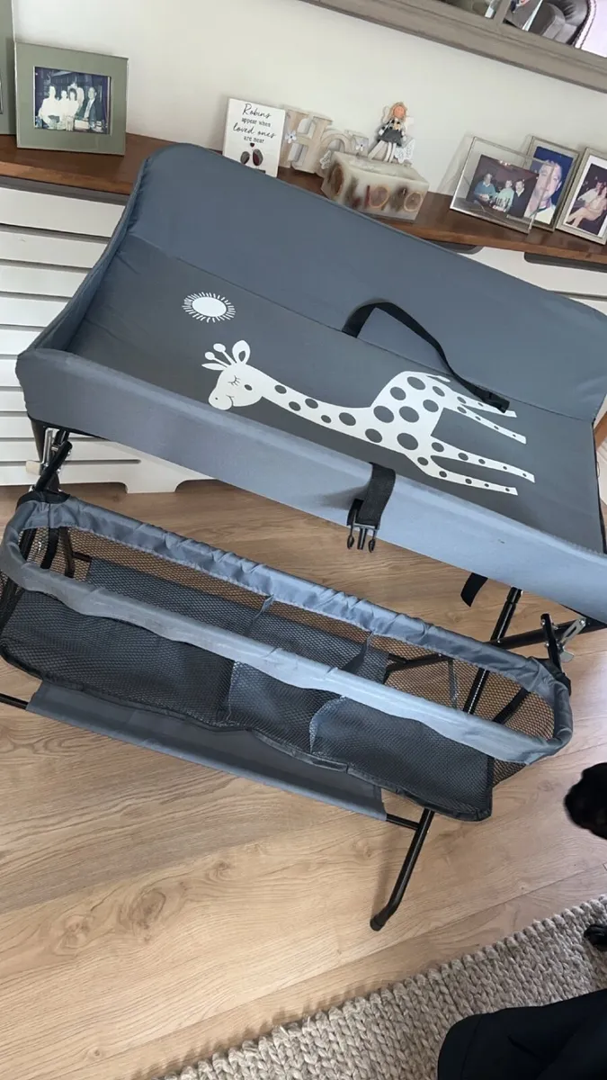 Baby pram and unit - Image 4