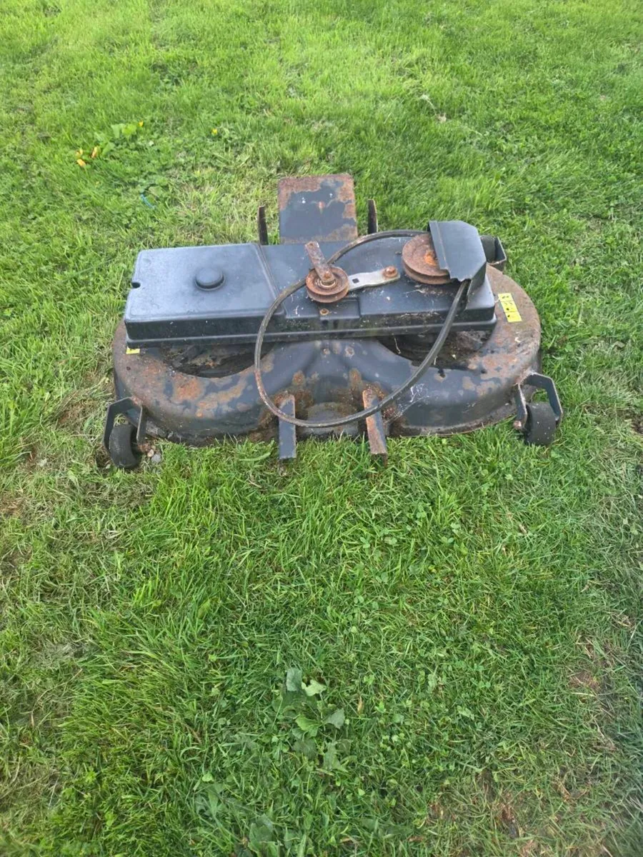 Lawnmower deck - Image 1
