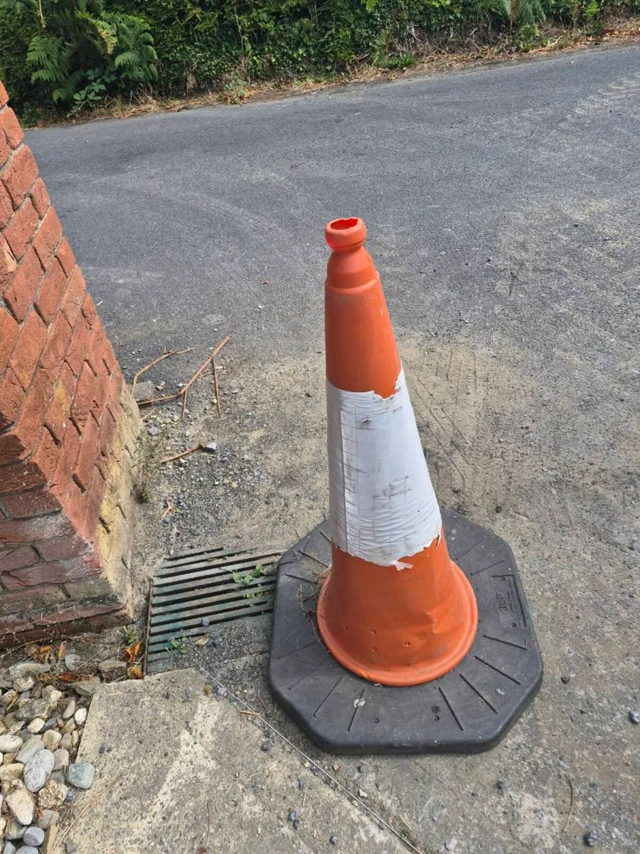 Traffic cone