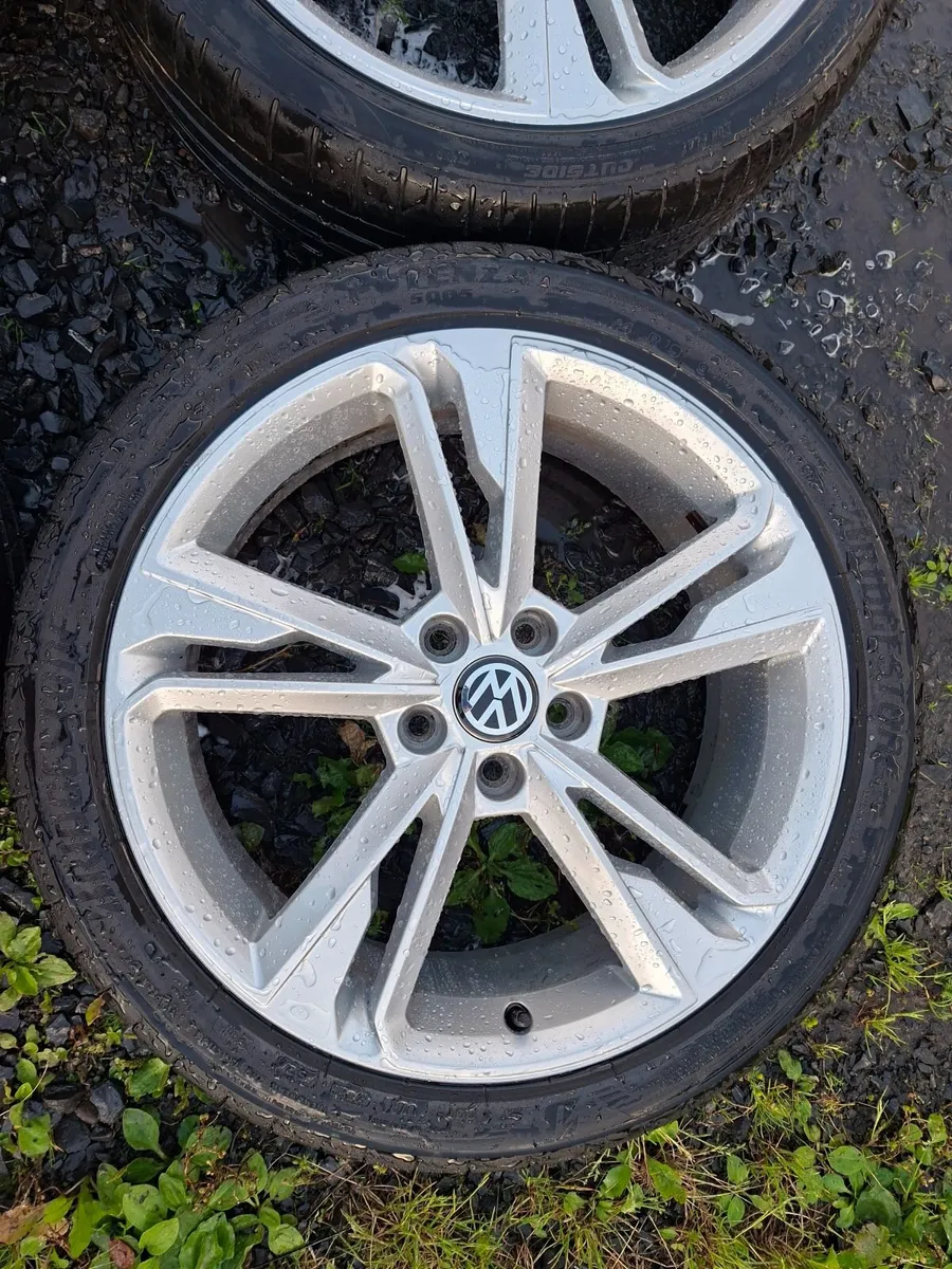 19" Vw Alloys with tyres - Image 4