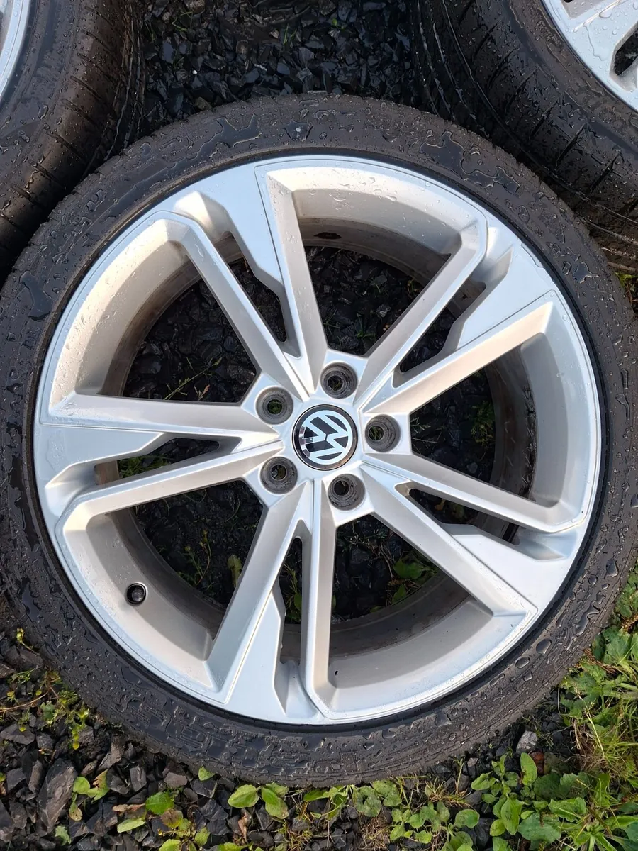19" Vw Alloys with tyres - Image 3