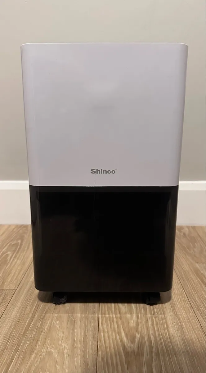Shinco 10L/Day Dehumidifier - Like brand new - Image 1