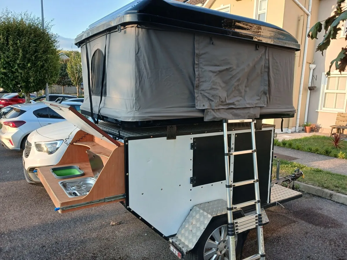 Camping trailer with rooftent - Image 2