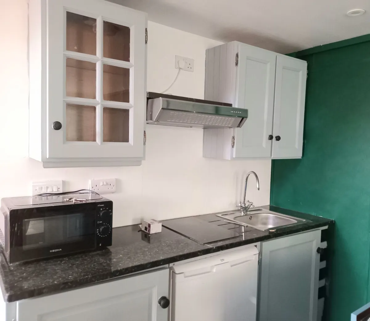 1 bedroom fully fitted cabin, farm relief accommod - Image 1