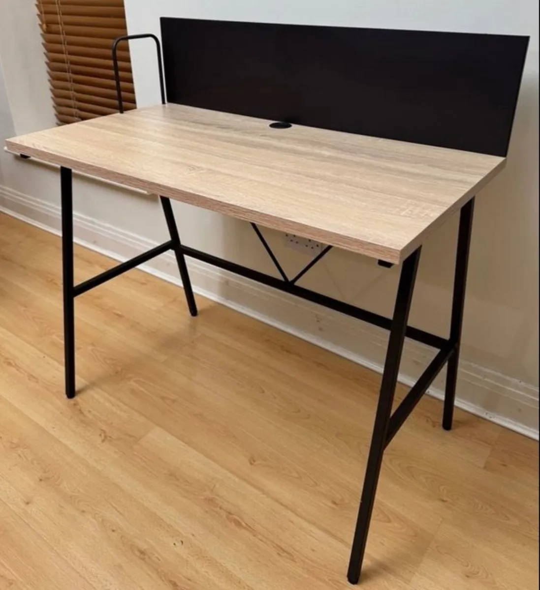 Desk - Image 4