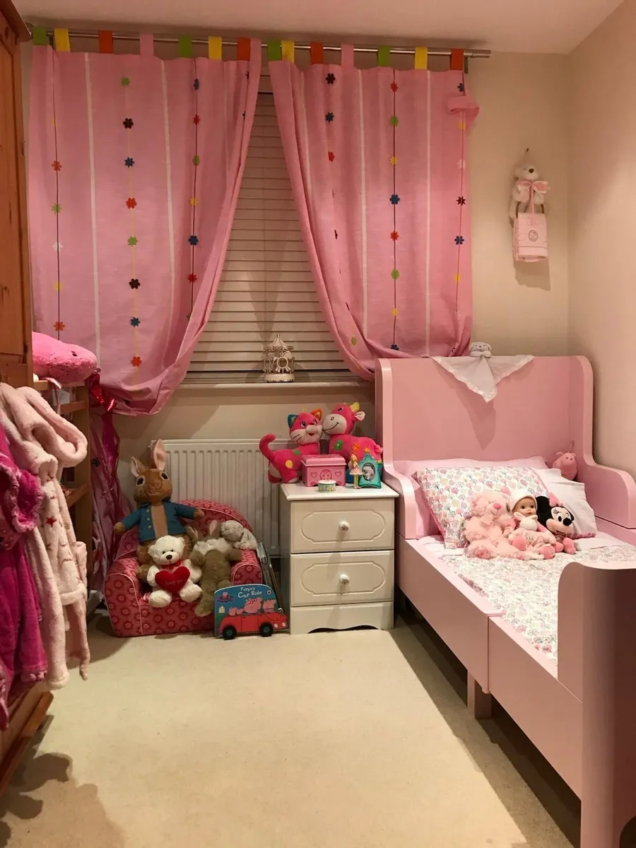 Free - Kids bed & table/chair - Image 2