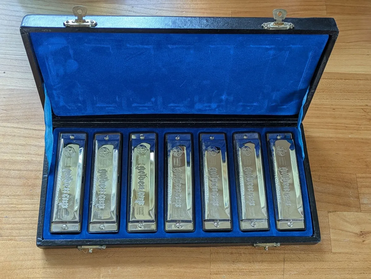Golden Cup 7-Piece Harmonica Set - Image 2