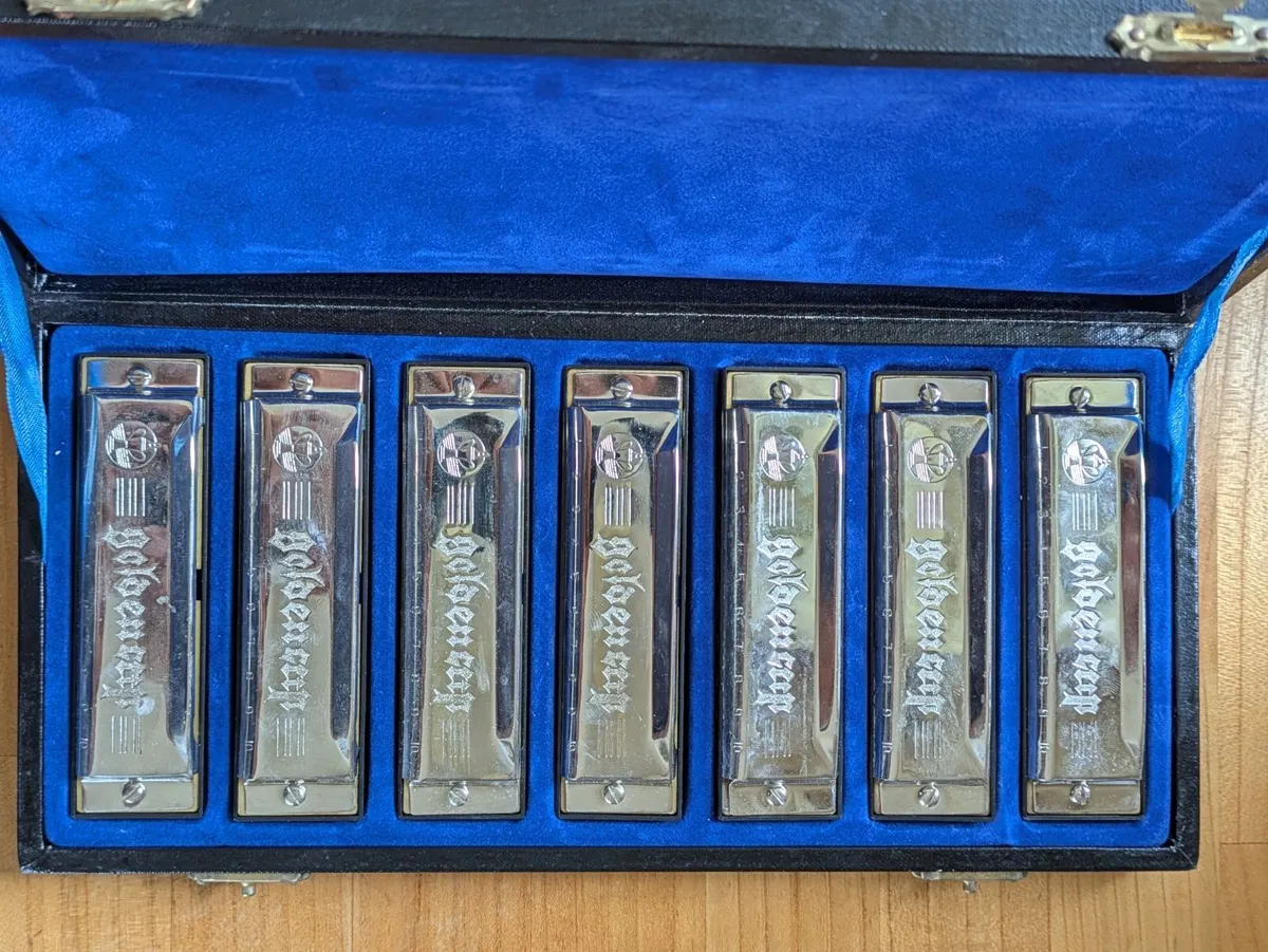 Golden Cup 7-Piece Harmonica Set - Image 4