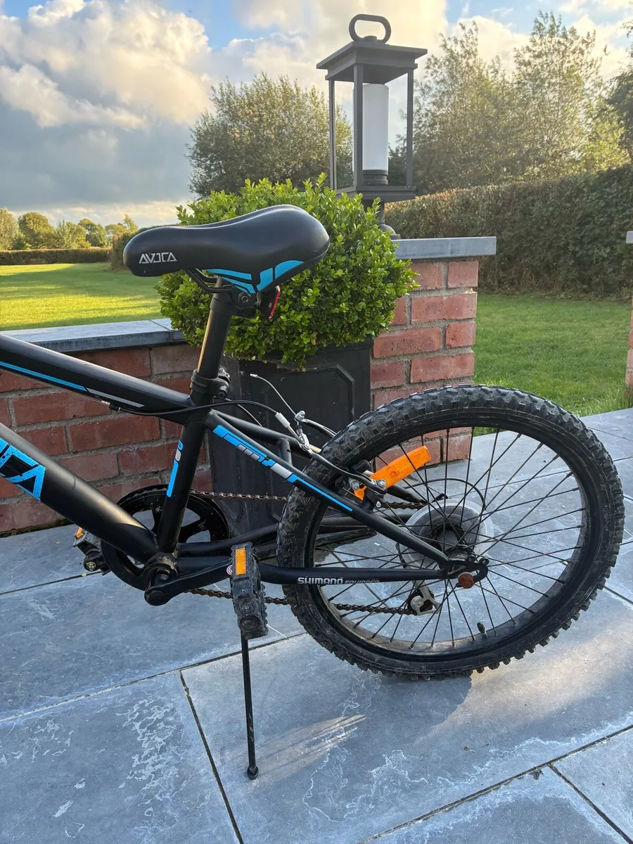 Boys 20” Avoca FS20 Mountain Bike in Black & Blue. - Image 3
