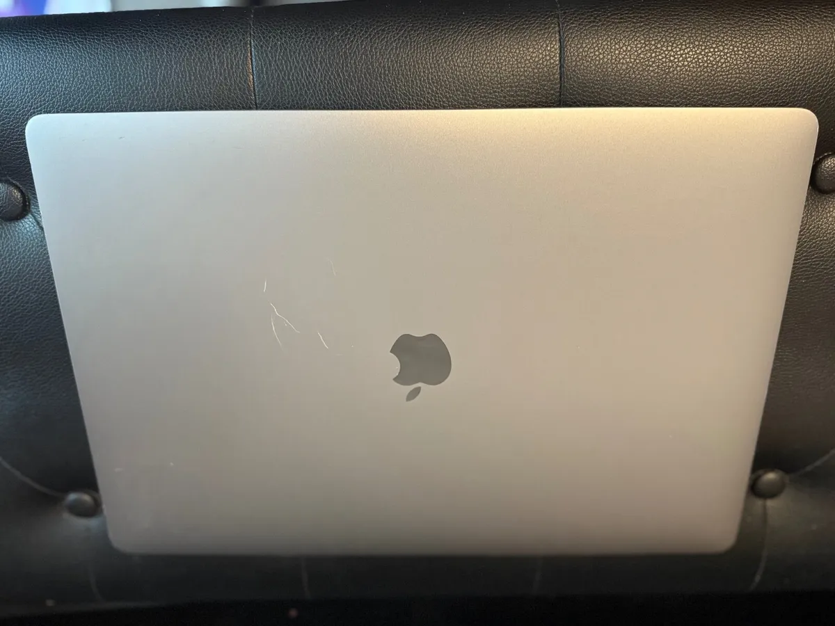 MacBook Pro 16 2019 i7/16GB/512SSD/570c - Image 4