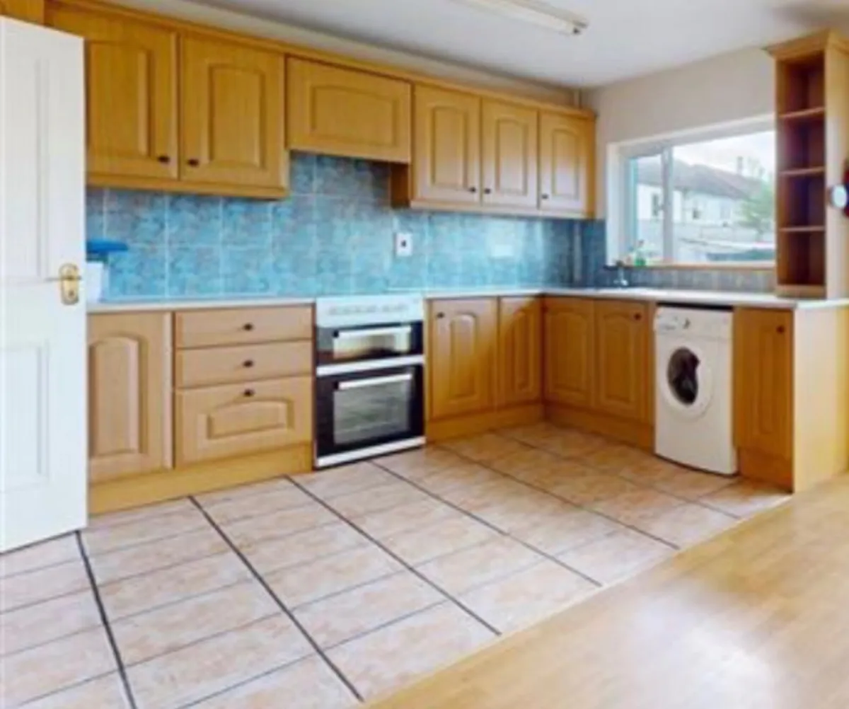 Hob & Oven, doors, wooden floor, gas fireplace… - Image 1