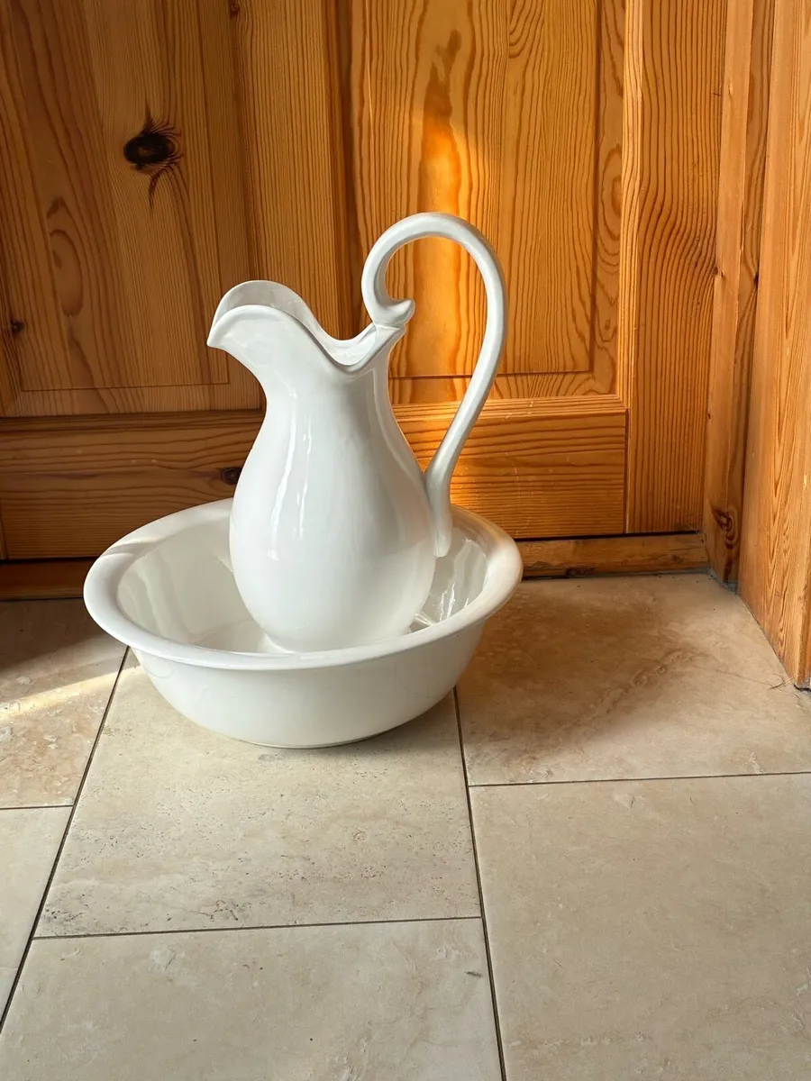 White ceramic wash set - Image 1