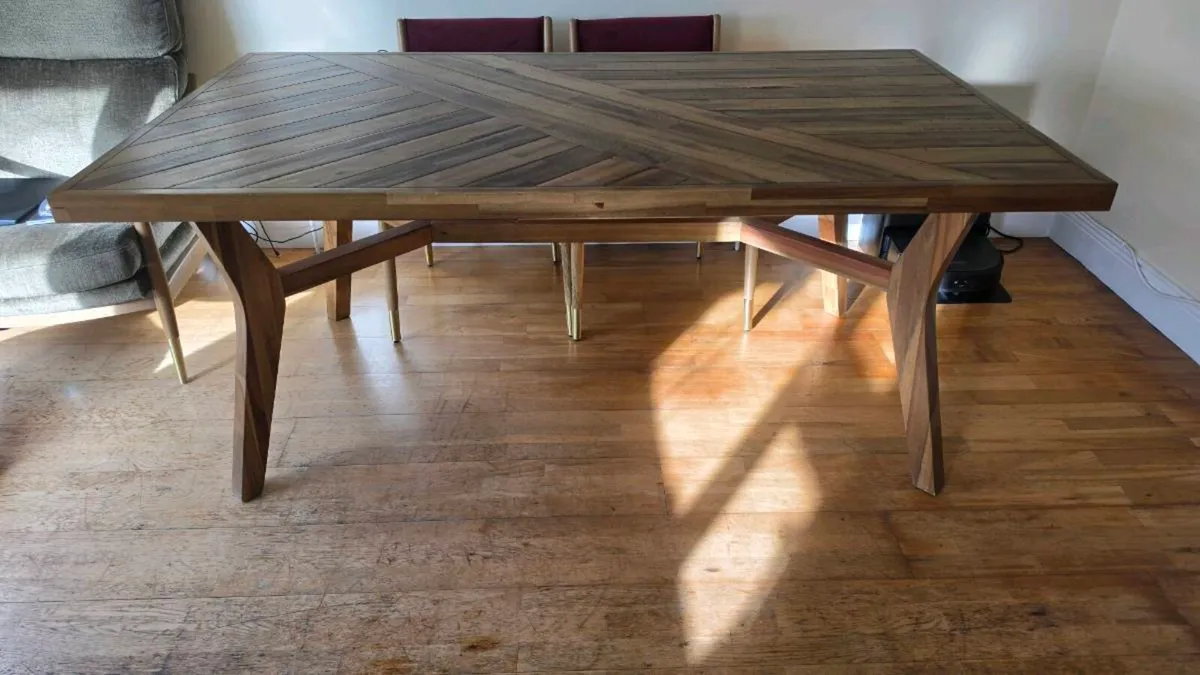 Dining table - Image 2