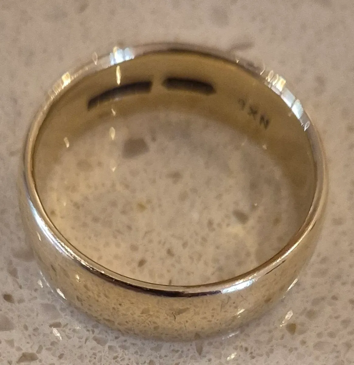 9ct Gold Band - Image 2