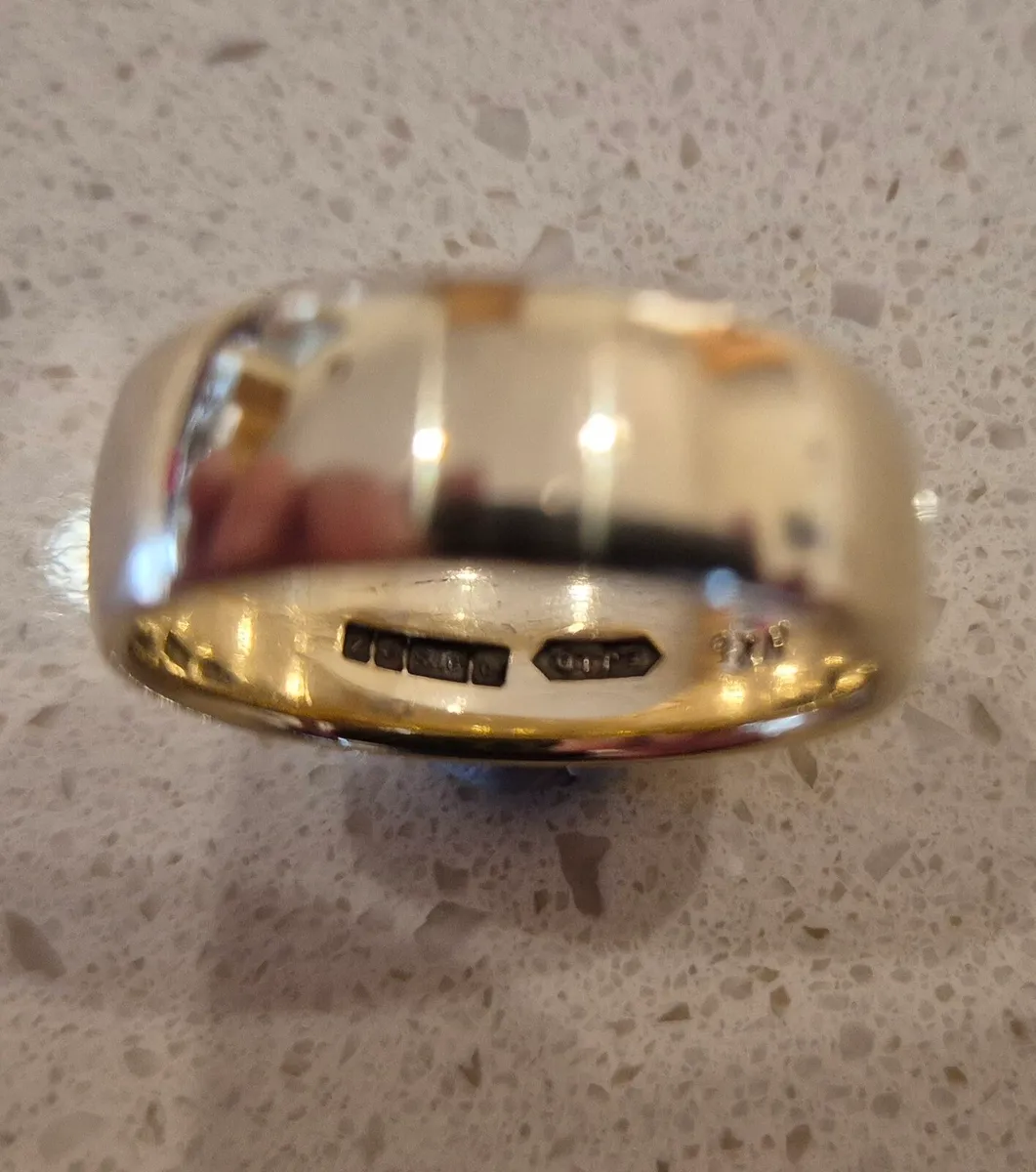 9ct Gold Band - Image 3