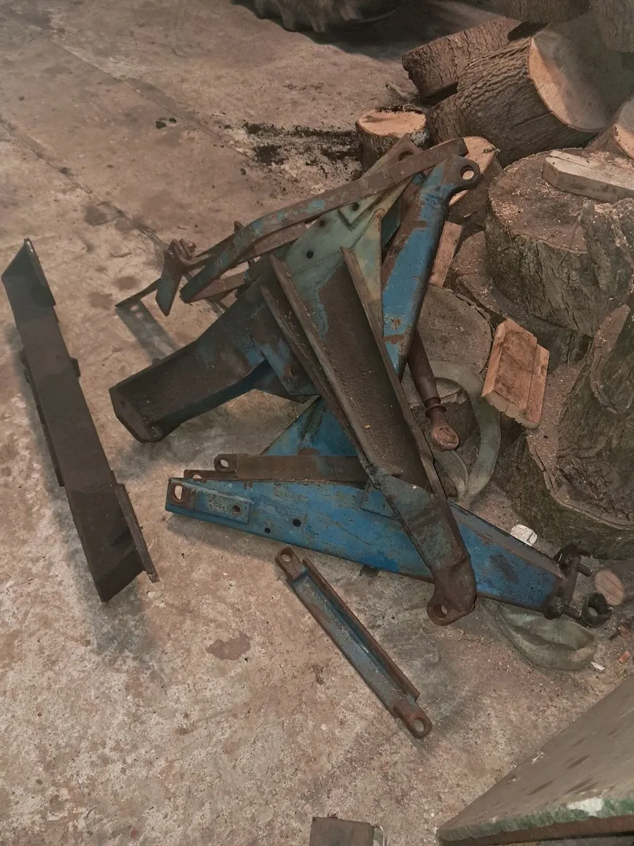 Ford loader - Image 4