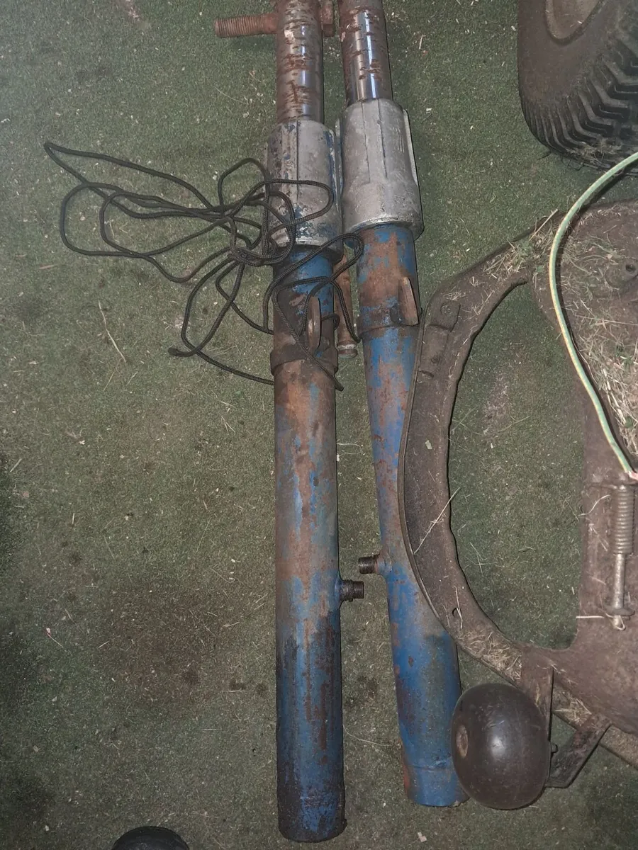 Ford loader - Image 1
