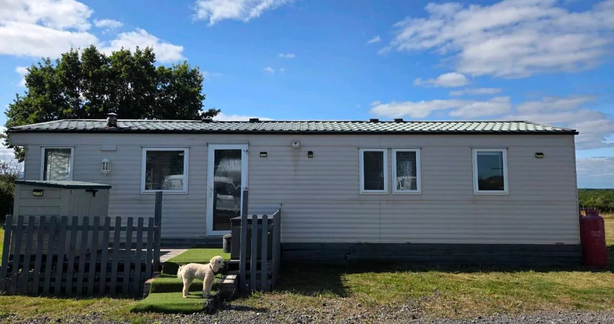 2 Bed Willerby Mobile Home - Image 1